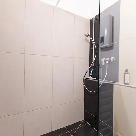 Design-apartments In Der Braunauer Altstadt 因河畔布劳瑙