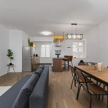 Design-apartments In Der Braunauer Altstadt Apartamento *